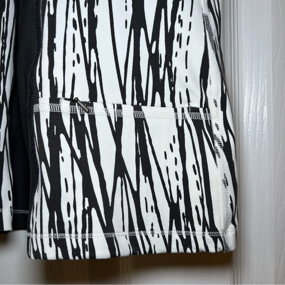 Lucy Powemax Top. Built in Padded Bra, Cross Strap Racer Back - Picture 3 of 10